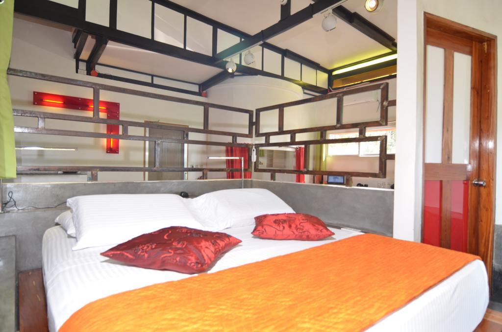 Somewhere Else Boutique Resort مامباجاو الغرفة الصورة